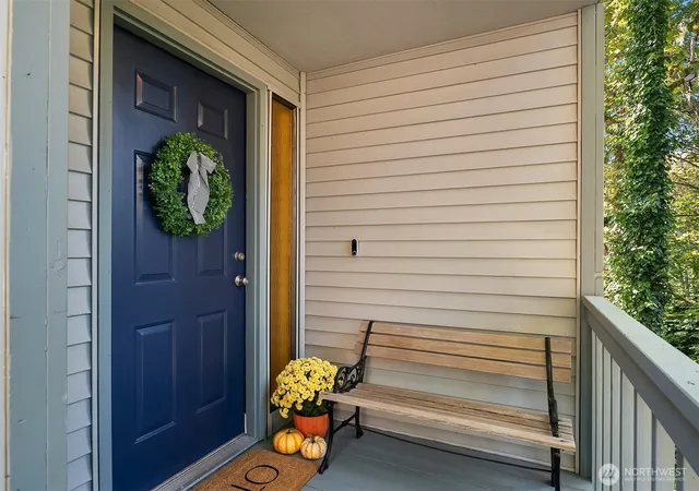 Photo 2 of Sale Pending at 11325 101st Place Ne #1325, Kirkland, WA 98033 | MLS# NWM2593324 | Listing updated on 2026-10-19