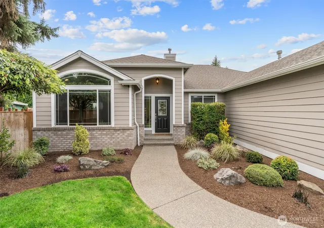 Photo 3 of Sale Pending at 26127 145th Avenue Se, Kent, WA 98042 | MLS# NWM2593328 | Listing updated on 2026-10-26
