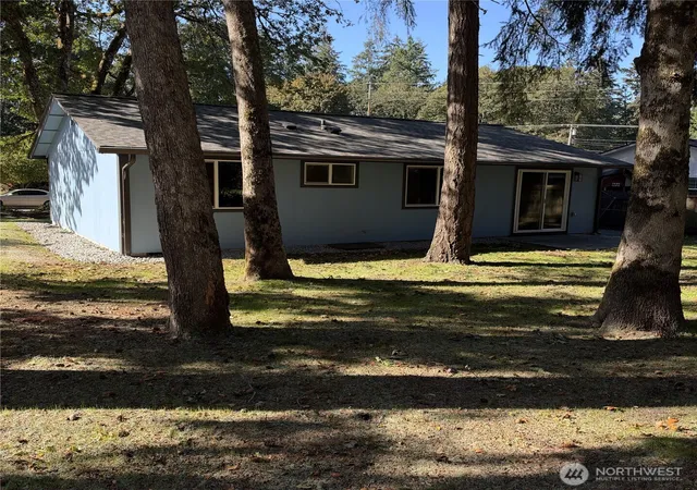 Photo 4 of Single family home for sale at 722 Oakcrest St SE, Lacey, WA 98503 | MLS# NWM2593330 | Listing updated on 2026-10-15