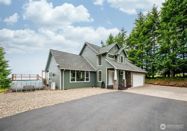 Photo 2 of Single family home for sale at 966 Lookout Rd, Castle Rock, WA 98611 | MLS# NWM2593331 | Listing updated on 2026-10-21