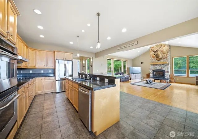 Photo 3 of Single family home for sale at 966 Lookout Rd, Castle Rock, WA 98611 | MLS# NWM2593331 | Listing updated on 2026-10-21