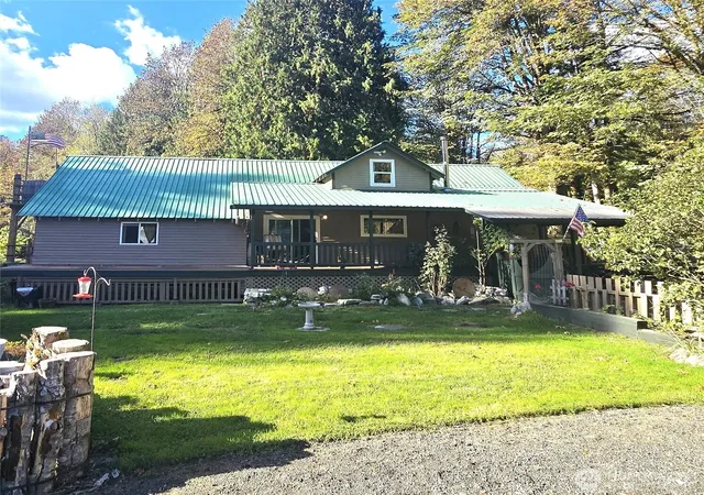 Photo 1 of Single family home for sale at 71403 Old Cascade Hwy, Skykomish, WA 98288 | MLS# NWM2593334 | Listing updated on 2026-10-17