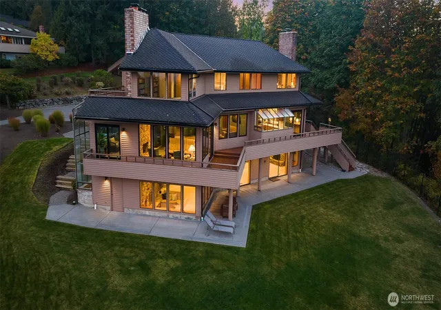 Photo 3 of Mansion for sale at 10326 40th Avenue Se, Everett, WA 98208 | MLS# NWM2593347 | Listing updated on 2026-10-13