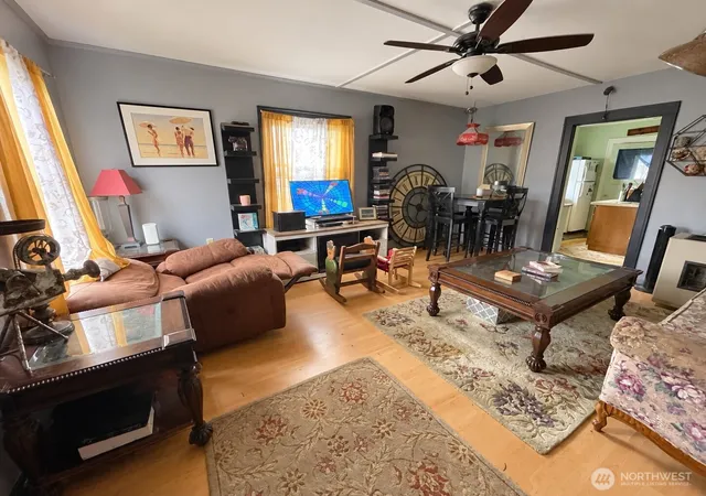 Photo 2 of Single family home for sale at 1311 Lincoln St, Hoquiam, WA 98550 | MLS# NWM2593348 | Listing updated on 2026-10-11