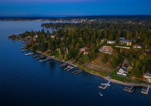 Photo 1 of Mansion for sale at 3263 Evergreen Point Rd, Medina, WA 98039 | MLS# NWM2593364 | Listing updated on 2026-10-16