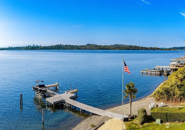 Photo 2 of Mansion for sale at 3263 Evergreen Point Rd, Medina, WA 98039 | MLS# NWM2593364 | Listing updated on 2026-10-16