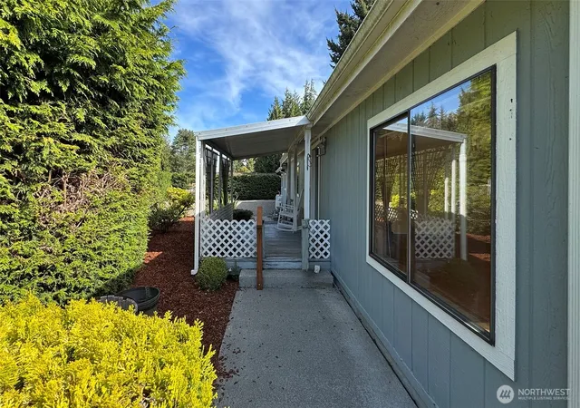 Photo 3 of Manufactured home for sale at 250 Heather Cir, Port Angeles, WA 98362 | MLS# NWM2593384 | Listing updated on 2026-10-16