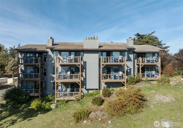 Photo 3 of Condo for sale at 67 Main St #105, Eastsound, WA 98245 | MLS# NWM2593389 | Listing updated on 2026-10-17