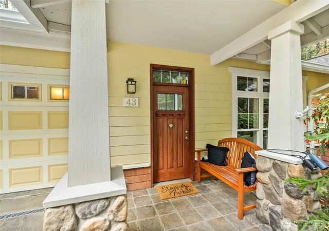 Photo 2 of Single family home for sale at 43 Valley Crst Way, Bellingham, WA 98229 | MLS# NWM2593400 | Listing updated on 2026-10-18