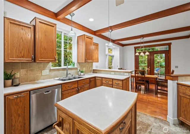 Photo 4 of Single family home for sale at 43 Valley Crst Way, Bellingham, WA 98229 | MLS# NWM2593400 | Listing updated on 2026-10-18