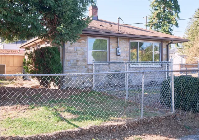 Photo 1 of Single family home for sale at 4052 S 36th Street, Tacoma, WA 98409 | MLS# NWM2593401 | Listing updated on 2026-10-20