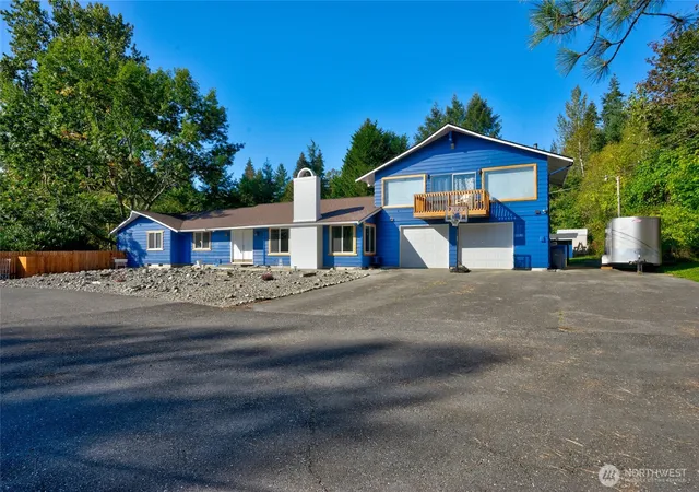 Photo 3 of Single family home for sale at 16674 Mountain View Rd, Mount Vernon, WA 98274 | MLS# NWM2593403 | Listing updated on 2026-10-15