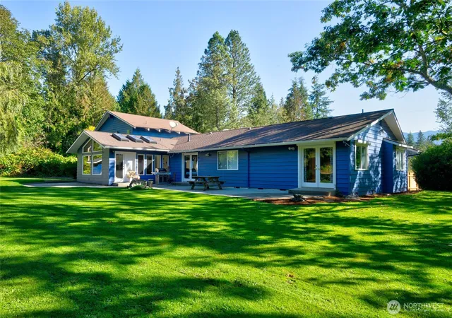 Photo 3 of Single family home for sale at 16674 Mountain View Rd, Mount Vernon, WA 98274 | MLS# NWM2593403 | Listing updated on 2026-10-15