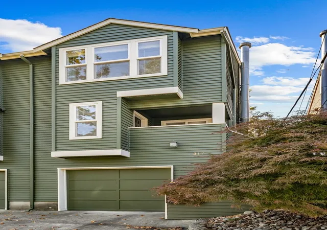 Photo 2 of Townhouse for sale at 317 27th Avenue E, Seattle, WA 98112 | MLS# NWM2593425 | Listing updated on 2026-10-23