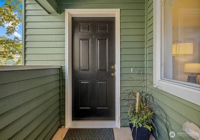 Photo 3 of Townhouse for sale at 317 27th Avenue E, Seattle, WA 98112 | MLS# NWM2593425 | Listing updated on 2026-10-23