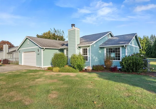 Photo 1 of Single family home for sale at 3727 Prairie Ave, Centralia, WA 98531 | MLS# NWM2593429 | Listing updated on 2026-10-22