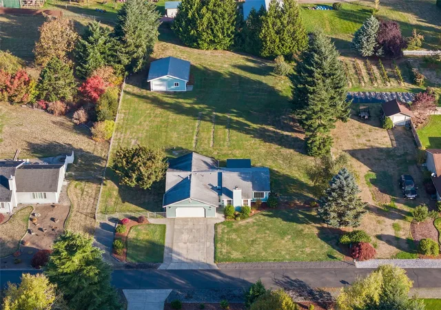 Photo 2 of Single family home for sale at 3727 Prairie Ave, Centralia, WA 98531 | MLS# NWM2593429 | Listing updated on 2026-10-22