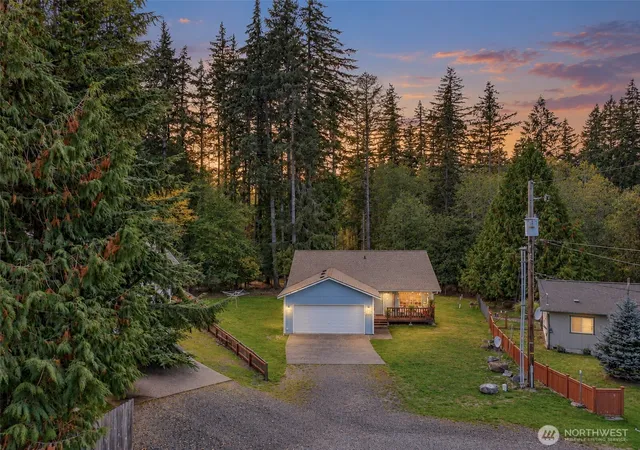 Photo 2 of Single family home for sale at 31 E Ketron Pl W, Shelton, WA 98584 | MLS# NWM2593442 | Listing updated on 2026-10-12