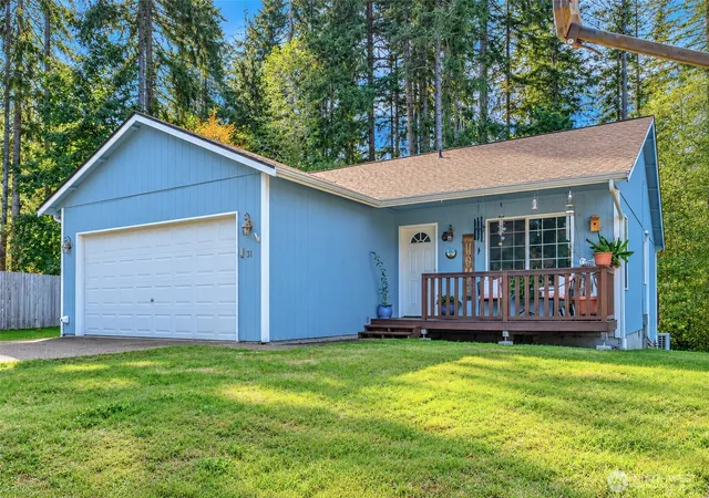 Photo 3 of Single family home for sale at 31 E Ketron Pl W, Shelton, WA 98584 | MLS# NWM2593442 | Listing updated on 2026-10-12