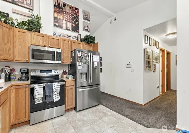 Photo 4 of Single family home for sale at 31 E Ketron Pl W, Shelton, WA 98584 | MLS# NWM2593442 | Listing updated on 2026-10-12