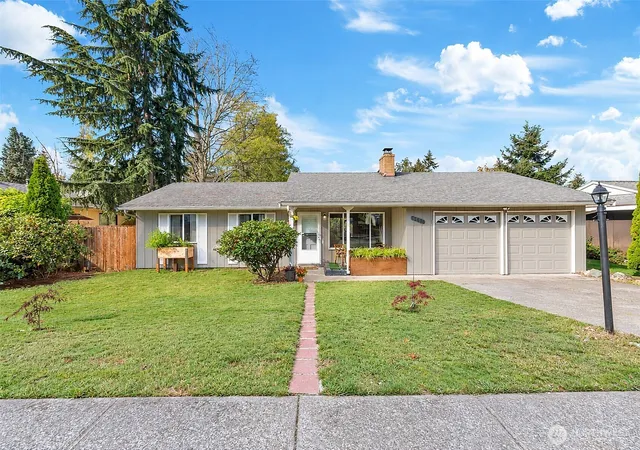 Single family home for sale at 30211 10th Avenue S, Federal Way, WA 98003 | MLS# NWM2593457