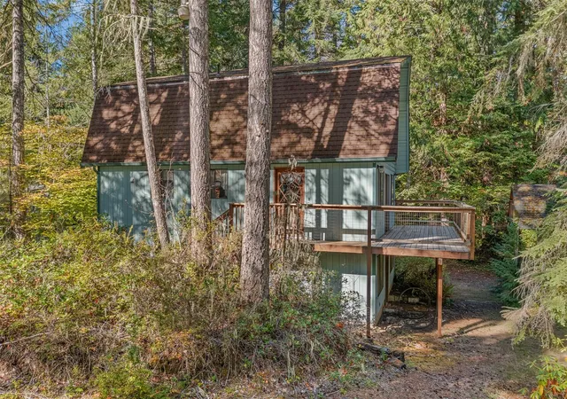 Photo 3 of Single family home for sale at 241 N Lakeview Dr, Hoodsport, WA 98548 | MLS# NWM2593459 | Listing updated on 2026-10-21