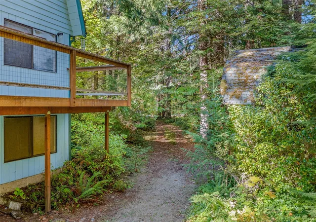 Photo 4 of Single family home for sale at 241 N Lakeview Dr, Hoodsport, WA 98548 | MLS# NWM2593459 | Listing updated on 2026-10-21