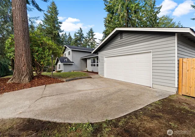 Photo 4 of Single family home for sale at 6009 85th Street E, Puyallup, WA 98371 | MLS# NWM2593477 | Listing updated on 2026-10-23