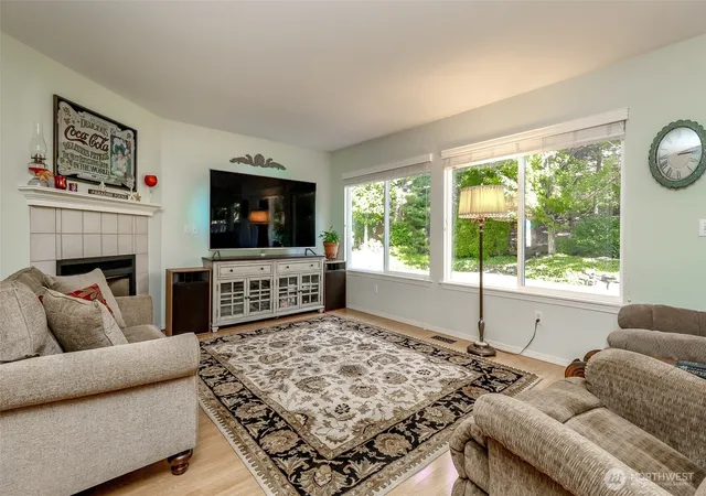 Photo 4 of Single family home for sale at 2309 28th Court SE, Auburn, WA 98002 | MLS# NWM2593489 | Listing updated on 2026-10-14