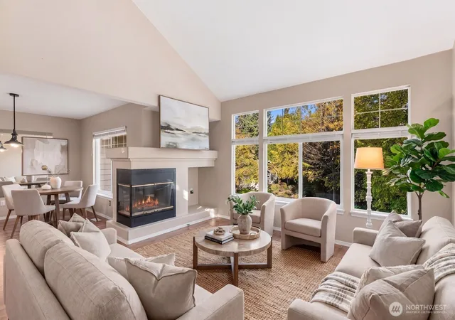 Photo 3 of Townhouse for sale at 16918 Cobblestone Dr, Lynnwood, WA 98037 | MLS# NWM2593495 | Listing updated on 2026-10-14
