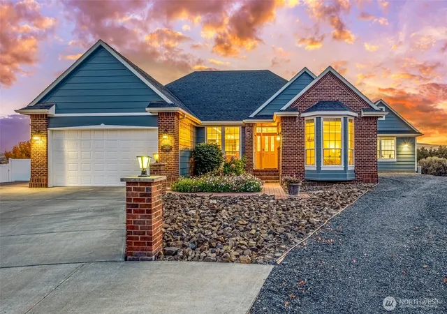 Photo 3 of Single family home for sale at 341 Cyn View Crt, Ephrata, WA 98823 | MLS# NWM2593500 | Listing updated on 2026-10-16