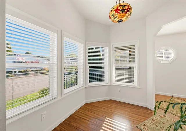 Photo 3 of Manufactured home for sale at 2610 E Section St #87, Mount Vernon, WA 98274 | MLS# NWM2593509 | Listing updated on 2026-10-23