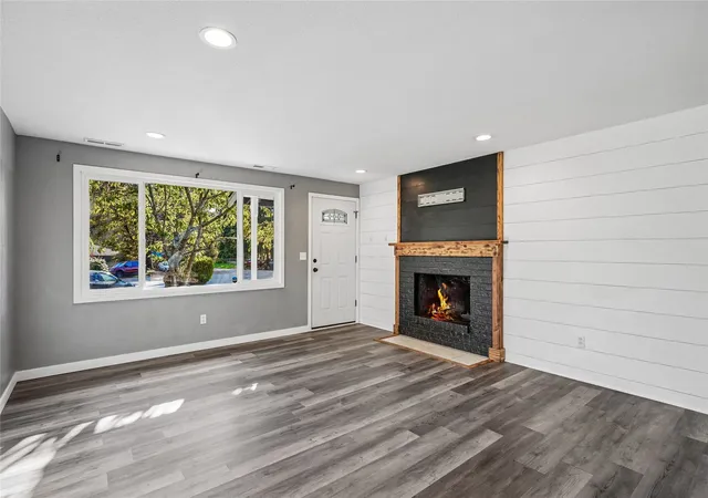 Photo 3 of Single family home for sale at 1919 67th Place NE, Tacoma, WA 98422 | MLS# NWM2593525 | Listing updated on 2026-10-19