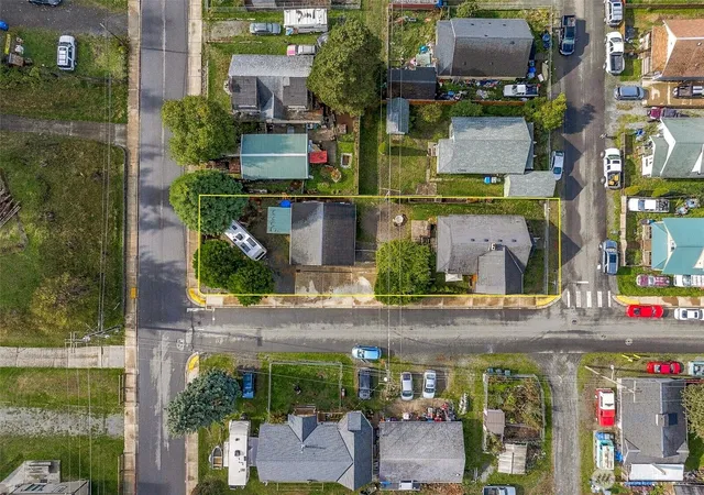 Photo 3 of Single family home for sale at 300 Standford Ave, Carbonado, WA 98323 | MLS# NWM2593540 | Listing updated on 2026-10-18