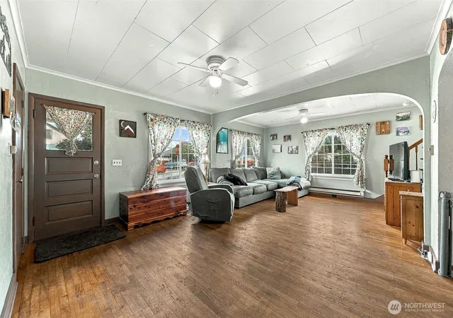 Photo 4 of Single family home for sale at 300 Standford Ave, Carbonado, WA 98323 | MLS# NWM2593540 | Listing updated on 2026-10-18