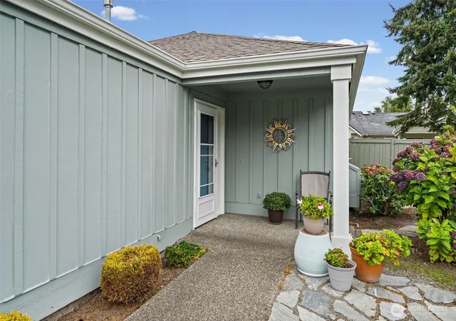 Photo 2 of Single family home for sale at 5305 N Frace St, Tacoma, WA 98407 | MLS# NWM2593570 | Listing updated on 2026-10-17