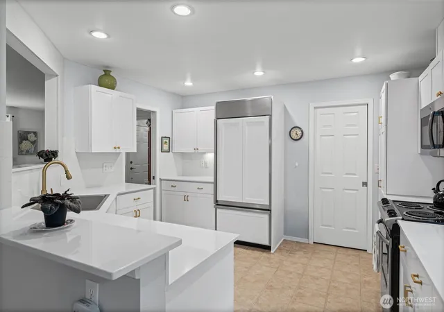Photo 3 of Single family home for sale at 5305 N Frace St, Tacoma, WA 98407 | MLS# NWM2593570 | Listing updated on 2026-10-17