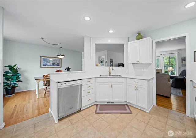 Photo 4 of Single family home for sale at 5305 N Frace St, Tacoma, WA 98407 | MLS# NWM2593570 | Listing updated on 2026-10-17