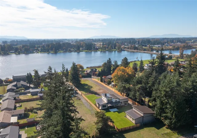 Photo 4 of Single family home for sale at 204 E Wiser Lake Rd, Lynden, WA 98264 | MLS# NWM2593580 | Listing updated on 2026-10-21