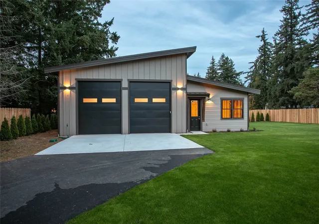 Photo 2 of Single family home for sale at 204 E Wiser Lake Rd, Lynden, WA 98264 | MLS# NWM2593580 | Listing updated on 2026-10-21
