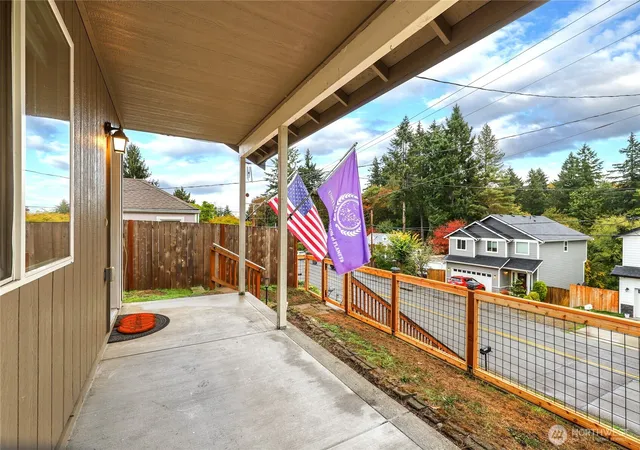 Photo 2 of Single family home for sale at 920 Hull Ave, Port Orchard, WA 98366 | MLS# NWM2593581 | Listing updated on 2026-10-14