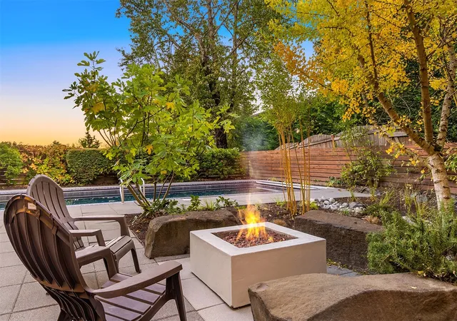 Photo 3 of Single family home for sale at 435 16th Lane, Kirkland, WA 98033 | MLS# NWM2593600 | Listing updated on 2026-10-26