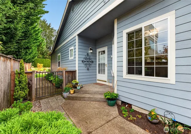Photo 3 of Single family home for sale at 11207 88th Avenue E, Puyallup, WA 98373 | MLS# NWM2593604 | Listing updated on 2026-10-13