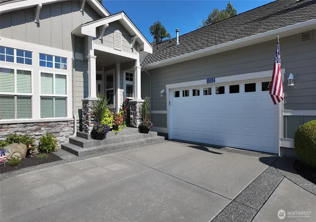 Photo 3 of Condo for sale at 1312 Eagle Ridge Dr #Unit 3, Mount Vernon, WA 98274 | MLS# NWM2593611 | Listing updated on 2026-10-13