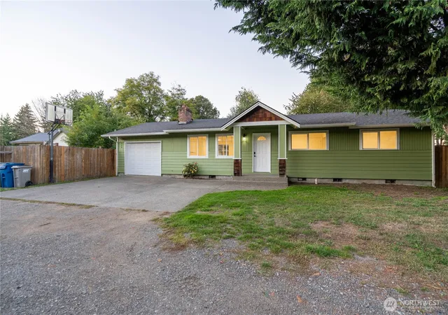 Single family home for sale at 728 5th Avenue S, Kent, WA 98032 | MLS# NWM2593615