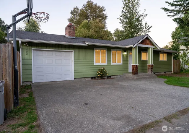 Photo 3 of Single family home for sale at 728 5th Avenue S, Kent, WA 98032 | MLS# NWM2593615 | Listing updated on 2026-10-14