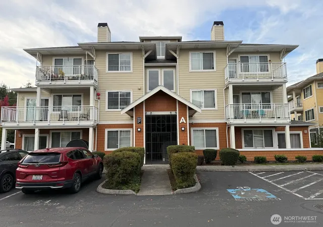 Condo for sale at 564 225th Lane NE #A 105, Sammamish, WA 98074 | MLS# NWM2593633