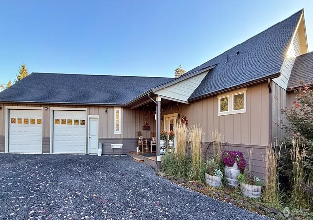 Photo 3 of Single family home for sale at 137 Ryan Rd, Mossyrock, WA 98564 | MLS# NWM2593658 | Listing updated on 2026-10-15