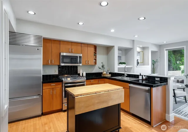 Photo 3 of Sale Pending at 212 N 45th Street, Seattle, WA 98103 | MLS# NWM2593668 | Listing updated on 2026-10-19