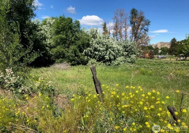 Photo 3 of Sale Pending at 613 Pioneer Ave, Cashmere, WA 98815 | MLS# NWM2593685 | Listing updated on 2026-10-24